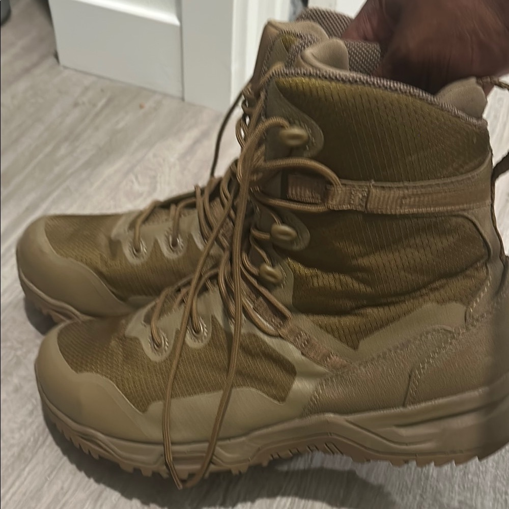 Tan Tactical Boots with Rugged Design and High-Top Style Steel Toe